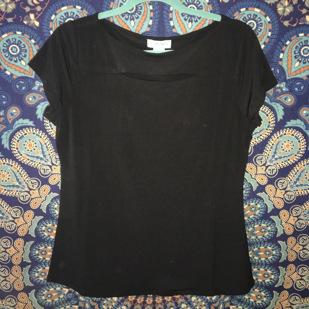 🌴🌞SUMMER SALE🌸🌊 cute black tee with cutout